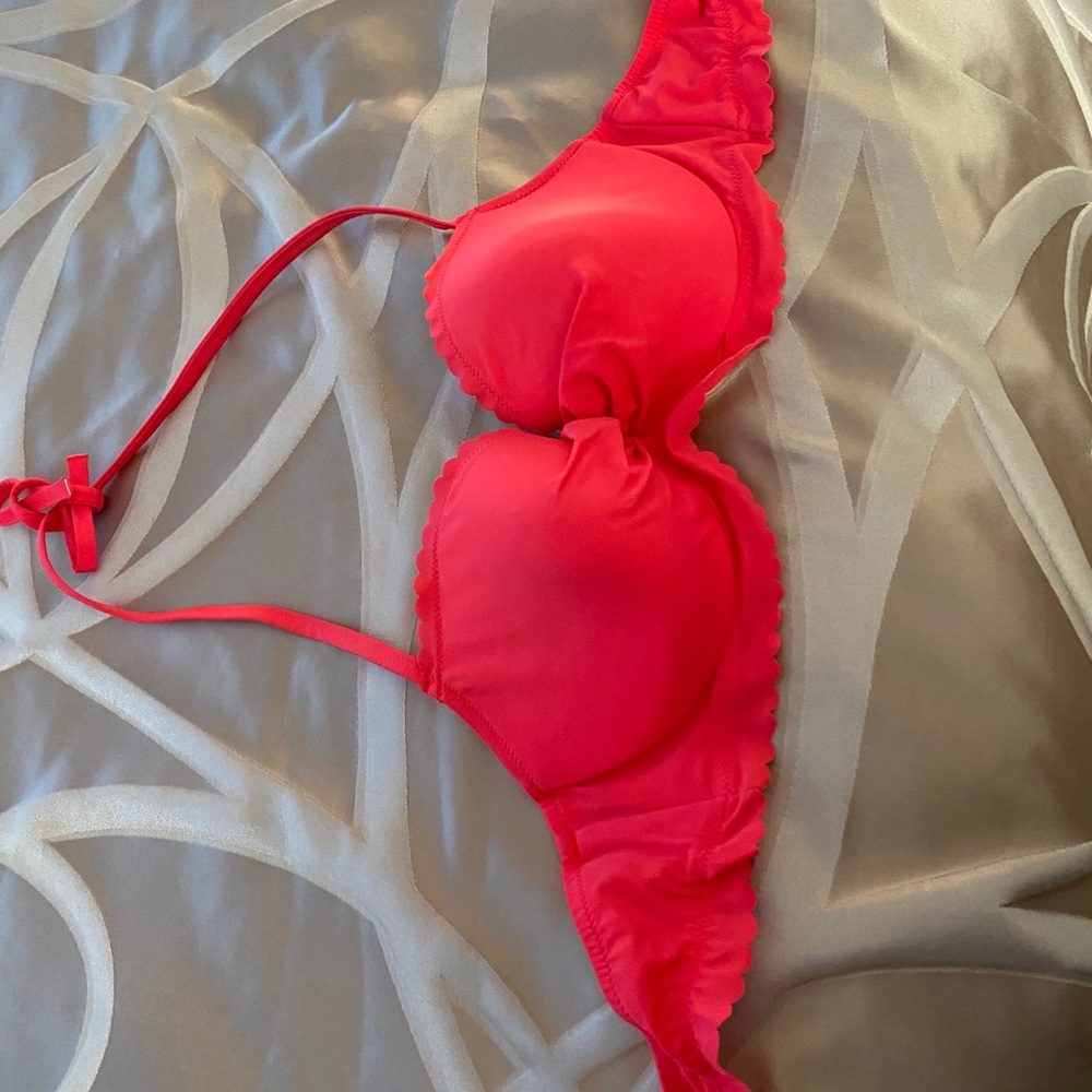 👙Sale Victoria’s Secret Halter Bikini Top